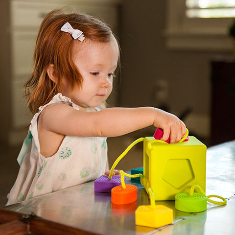 Fat Brain Toys OombeeCube